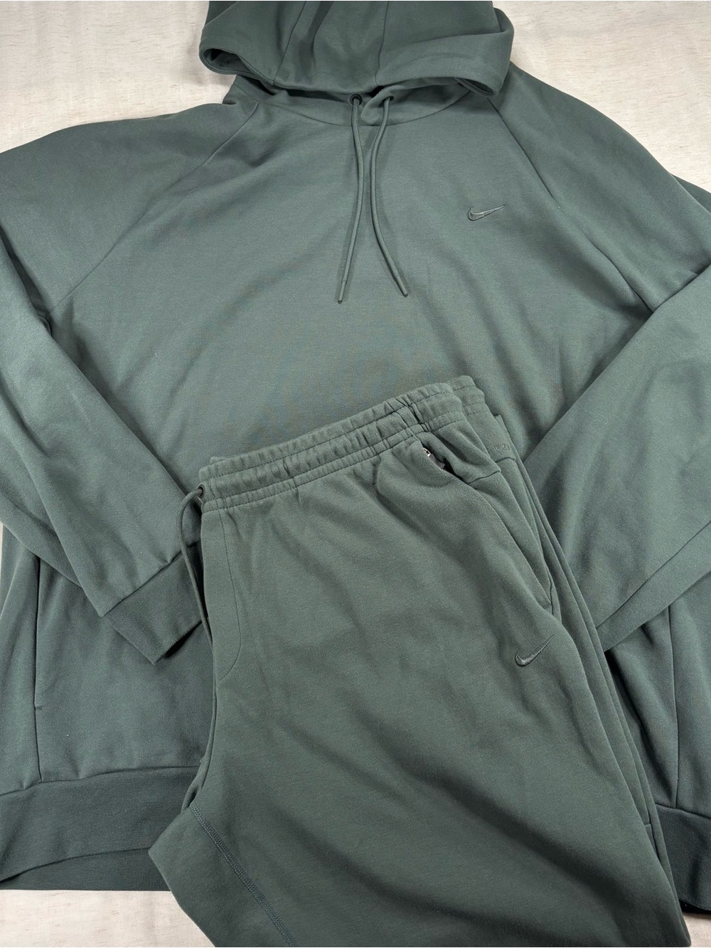 Nike Women’s Olive Green Fleece Hoodie & Joggers Set